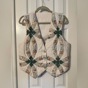 Women’s Quilted Vest Sz Med Floral Grandmacore Cottagecore